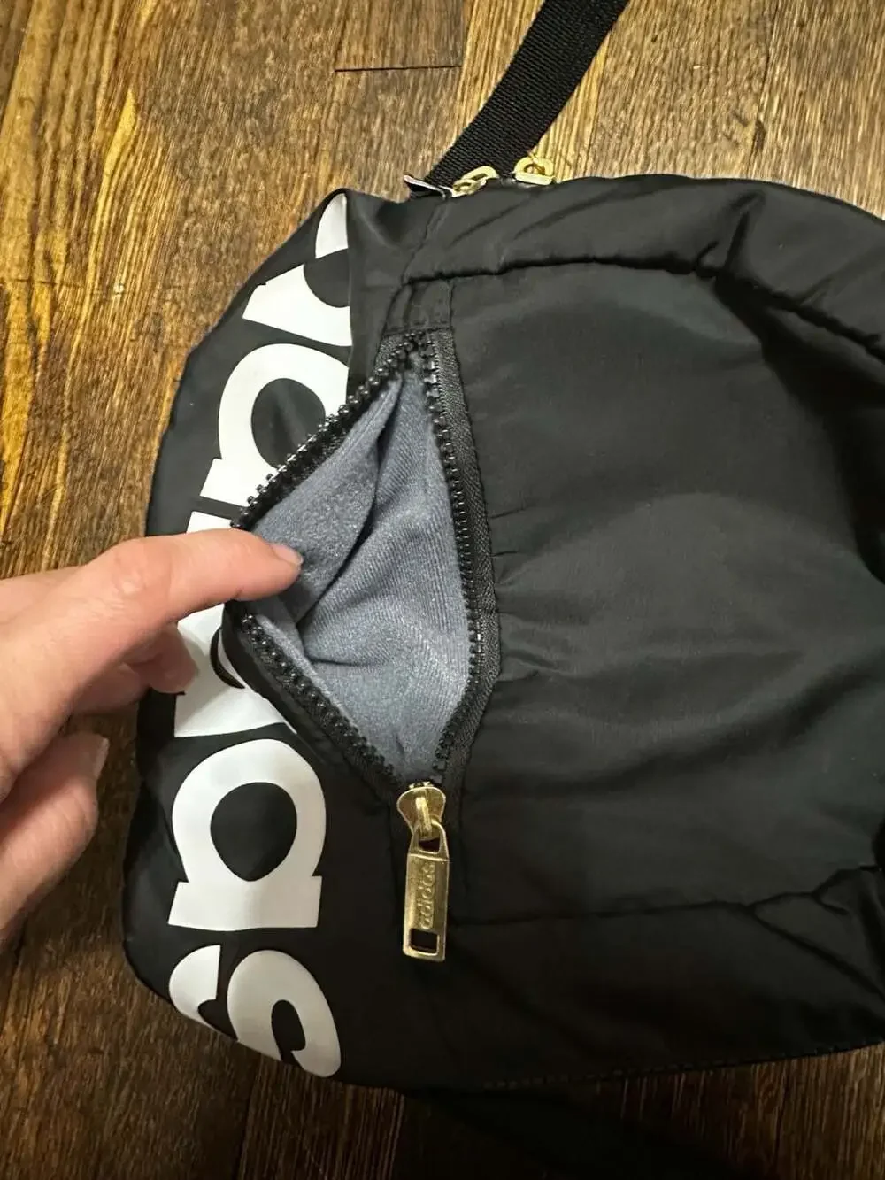 adidas linear mini